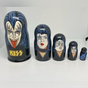 Kiss Handpainted Russian Nesting Dolls